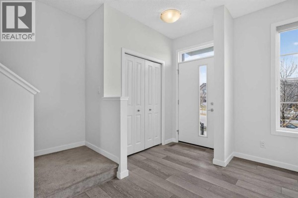 Living room - 60 Walcrest Gate Se, Calgary, AB T2X4G2 Photo 2