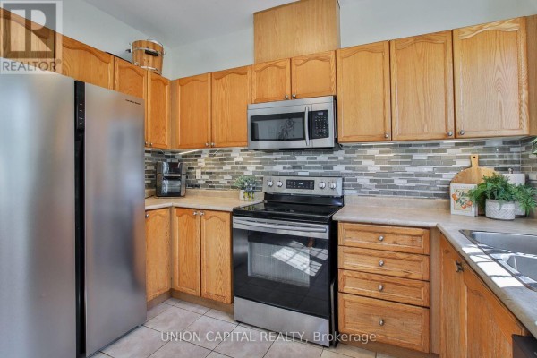 Dining room - 60 Wilkie Lane, Ajax, ON L1S7S5 Photo 3