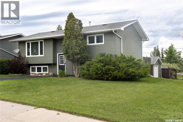 600 5th Avenue W, Assiniboia, SK, photo 2