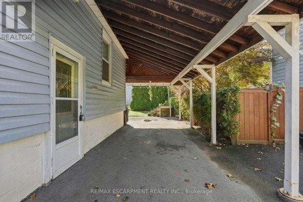 Office - 600 Hager Avenue, Burlington, ON L7S1P6 Photo 3