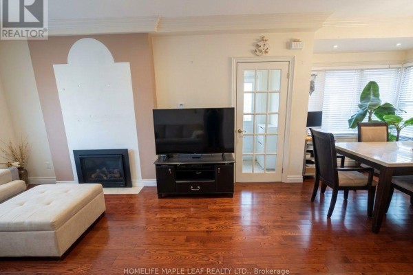 Primary Bedroom - 600 Oakwood Avenue, Toronto, ON M6E2X8 Photo 4