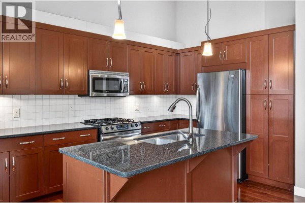Full ensuite bathroom - 600 Sarsons Road Unit# 203, Kelowna, BC V1W5H5 Photo 4