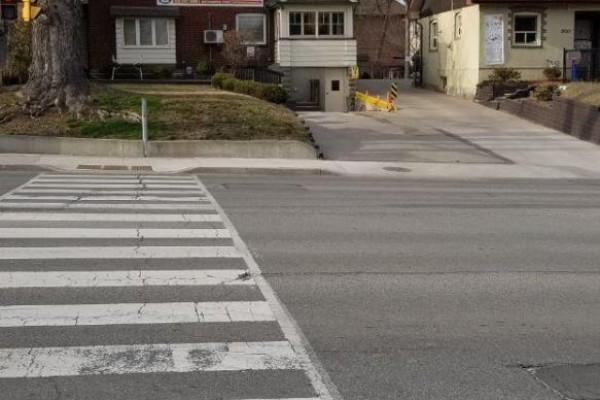 600 The Queensway Toronto W7 Way, Toronto, ON M8Y1K1 Photo 2