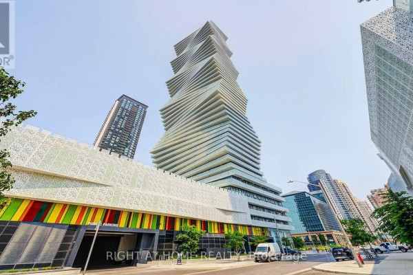 6001 - 3900 Confederation Parkway, Mississauga, ON, photo 2
