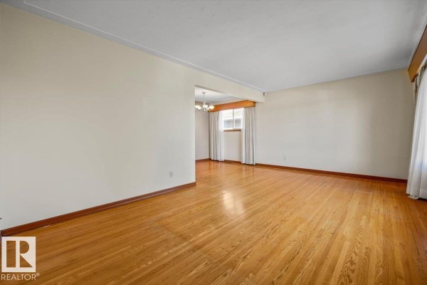 Bedroom 2 - 6003 95 Av Nw, Edmonton, AB T6B1A4 Photo 5