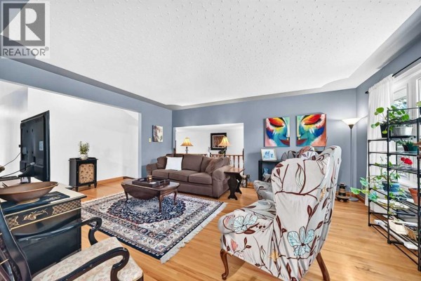 Primary Bedroom - 6003 Thornbank Drive Nw, Calgary, AB T2K3P4 Photo 5