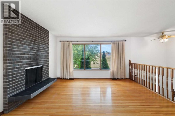 Living room - 6008 Dalgetty Drive Nw, Calgary, AB T3A1J3 Photo 4