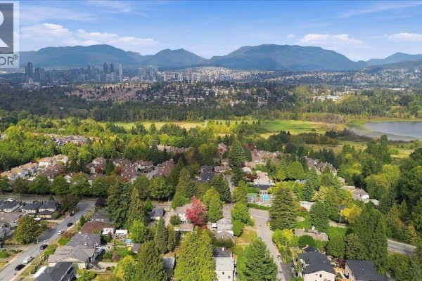 6009 Elgin Avenue, Burnaby, BC V5H3S3 Photo 3