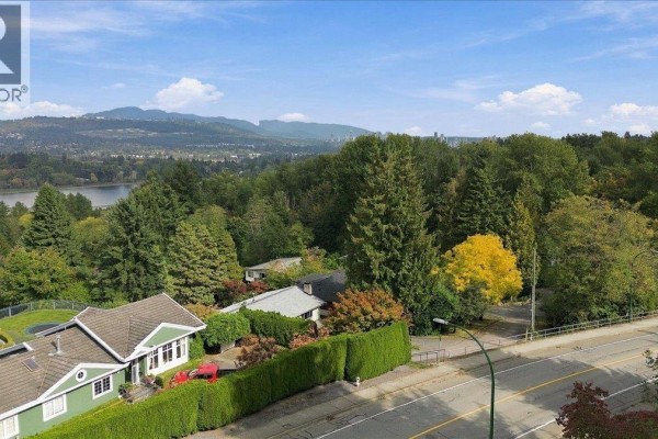 6009 Elgin Avenue, Burnaby, BC V5H3S3 Photo 4