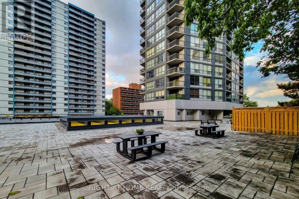 601 - 150 Charlton Avenue E, Hamilton, ON L8N3X3 Photo 3