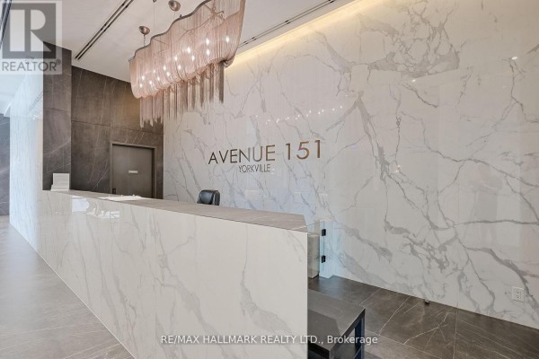 Kitchen - 601 - 151 Avenue Road, Toronto, ON M5R2H7 Photo 3