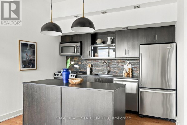 Living room - 601 - 233 Carlaw Avenue, Toronto, ON M4M3N6 Photo 4