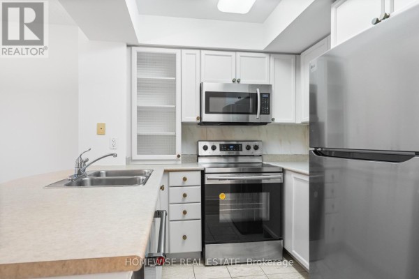 601 - 388 Bloor Street E, Toronto, ON M4W3W9 Photo 4
