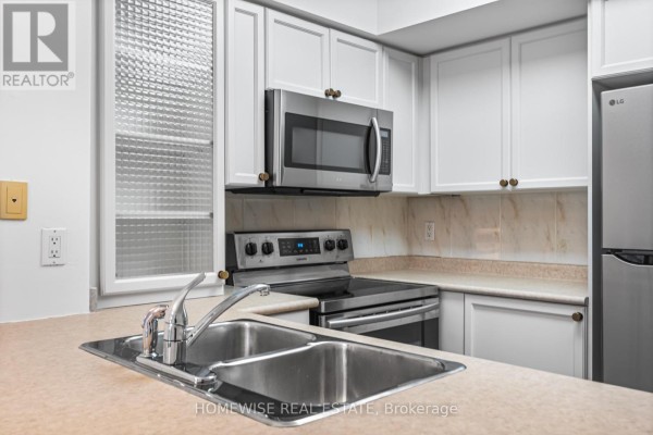 601 - 388 Bloor Street E, Toronto, ON M4W3W9 Photo 5