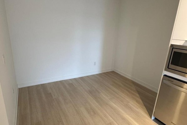Dining room - 601 - 5105 Hurontario Street, Mississauga, ON L4Z3X7 Photo 5