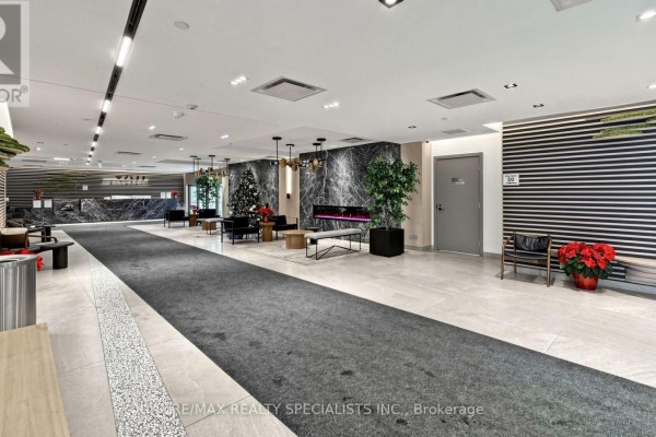 601 - 60 George Butchart Drive, Toronto, ON M3K0A7 Photo 4