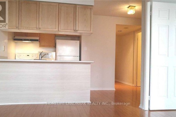 Kitchen - 601 - 889 Bay Street, Toronto, ON M5S3K5 Photo 3