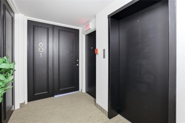 601 139 Roslyn Road, Winnipeg, MB R3L0G7 Photo 5