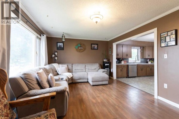 4pc Bathroom - 601 3 Street Se, Redcliff, AB T0J2P0 Photo 5