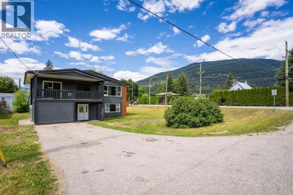 Bedroom - 601 Barry Road, Revelstoke, BC V0E2S0 Photo 4