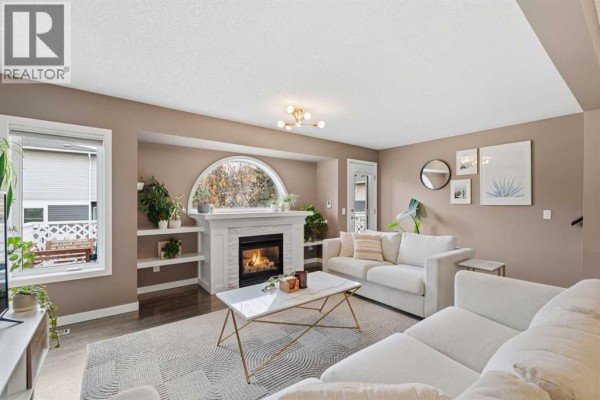 Dining room - 601 Regal Park Ne, Calgary, AB T2E0S6 Photo 2