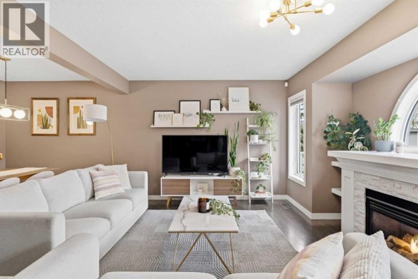 Kitchen - 601 Regal Park Ne, Calgary, AB T2E0S6 Photo 3