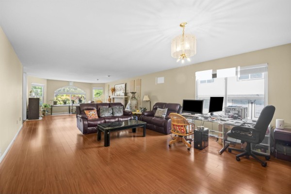 6012 124 Street, Surrey, BC V3X2C6 Photo 5