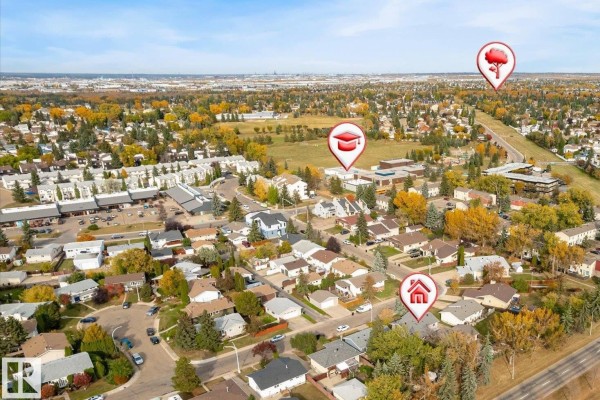 Family room - 6013 34a Av Nw, Edmonton, AB T6L1C9 Photo 4