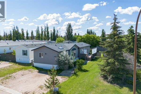 6013 54 Ave Close, Stettler, AB, photo 2