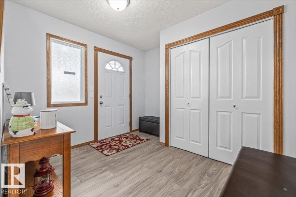 Kitchen - 6014 48 Av, Beaumont, AB T4X0A3 Photo 3