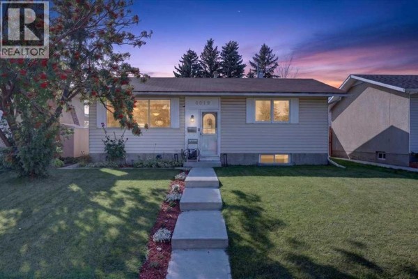 Kitchen - 6019 Penworth Road Se, Calgary, AB T2A4E9 Photo 2