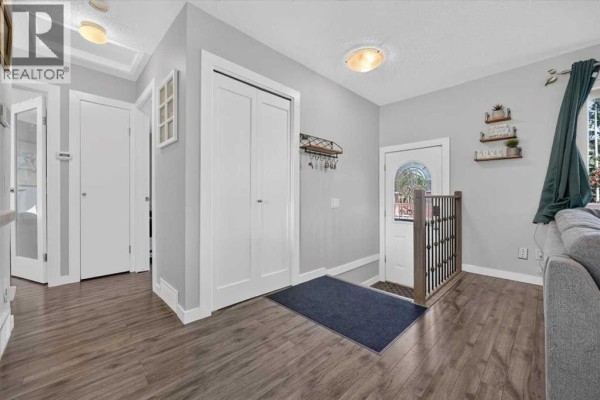 Primary Bedroom - 6019 Penworth Road Se, Calgary, AB T2A4E9 Photo 4