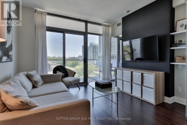 602 - 103 The Queensway, Toronto, ON, photo 2