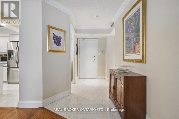 Kitchen - 602 - 130 Carlton Street, Toronto, ON M5A4K3 Photo 2