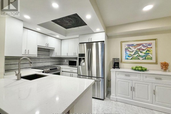 Den - 602 - 130 Carlton Street, Toronto, ON M5A4K3 Photo 5