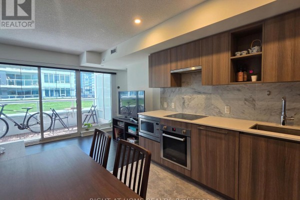 602 - 17 Bathurst Street, Toronto, ON, photo 2