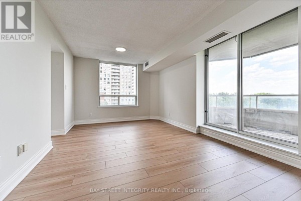 Living room - 602 - 18 Hillcrest Avenue, Toronto, ON M2N6T5 Photo 5