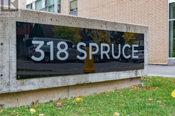 602 - 318 Spruce Street, Waterloo, ON M5A2J5 Photo 2