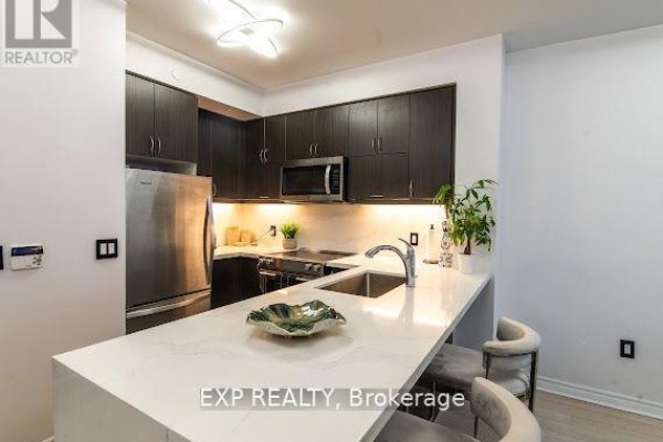 602 - 39 Annie Craig Drive, Toronto, ON, photo 3