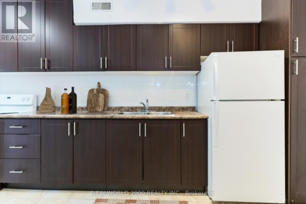 602 - 40 Park Road, Toronto, ON M4W2N4 Photo 5