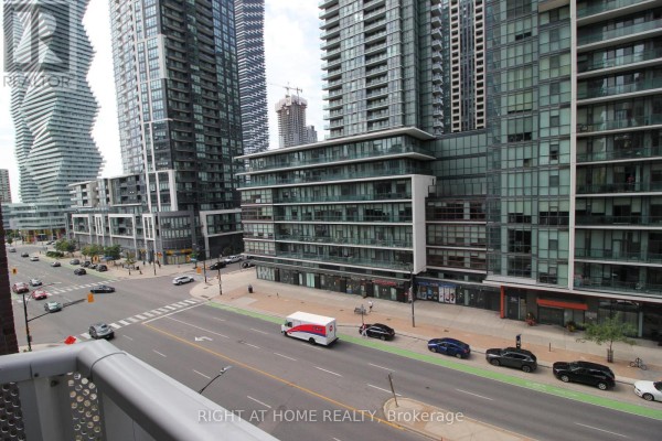 602 - 4065 Confederation Parkway, Mississauga, ON L5B0L4 Photo 5