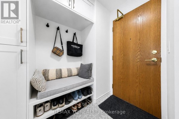 Dining room - 602 - 5500 Yonge Street, Toronto, ON M2N7L1 Photo 2