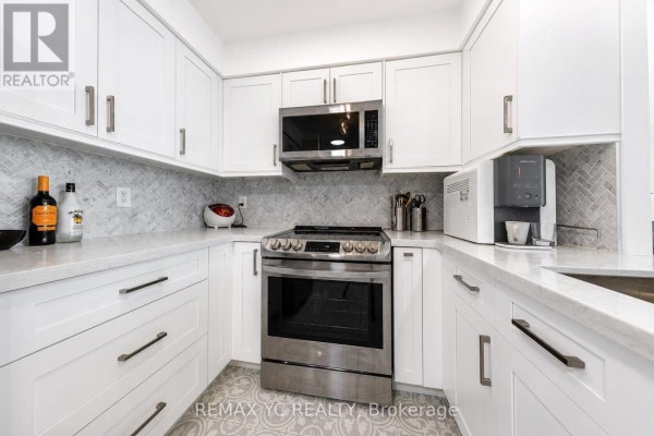 Bedroom 2 - 602 - 5500 Yonge Street, Toronto, ON M2N7L1 Photo 5