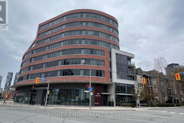 Kitchen - 602 - 90 Trinity Street, Toronto, ON M5A0E4 Photo 2