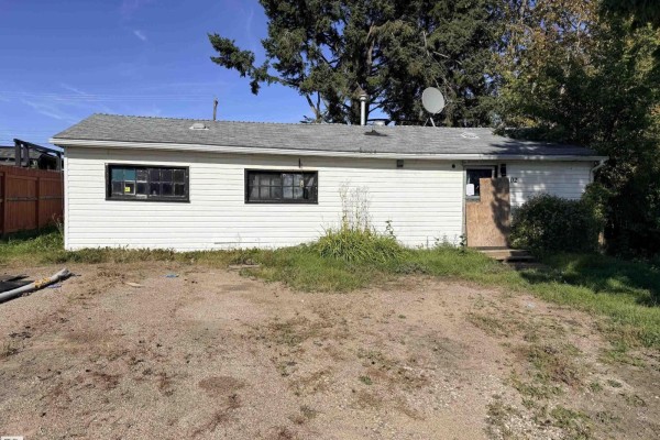 Kitchen - 602 12 Av, Cold Lake, AB T9M1H5 Photo 2