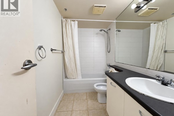 602 1331 W Georgia Street, Vancouver, BC V6E4P1 Photo 2