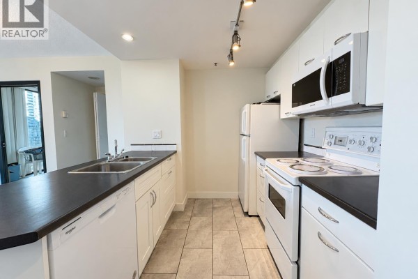 602 1331 W Georgia Street, Vancouver, BC V6E4P1 Photo 4
