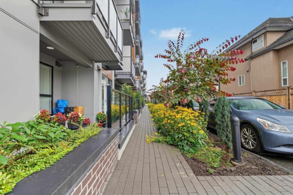 602 13458 95 Avenue, Surrey, BC V3V0H1 Photo 2
