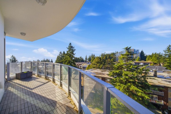 602 1500 Martin Street, White Rock, BC V4B0C2 Photo 4