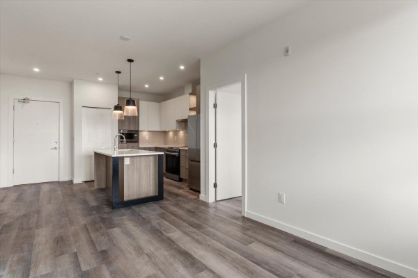 602 20695 Eastleigh Crescent, Langley, BC V3A0P7 Photo 2